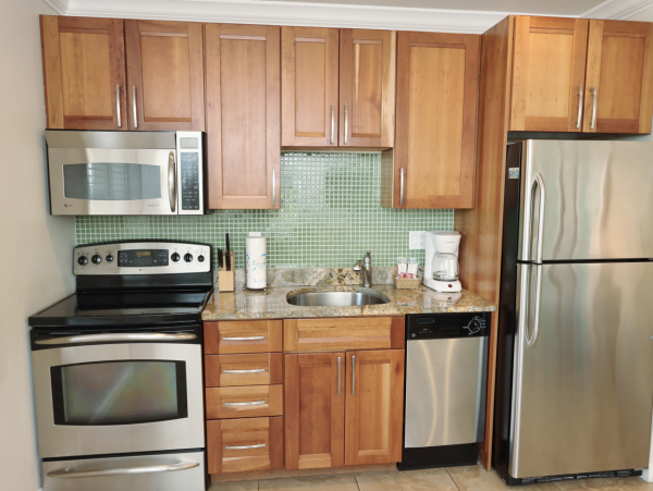 One Bedroom Vacation Rental  Beach Access Across Street!